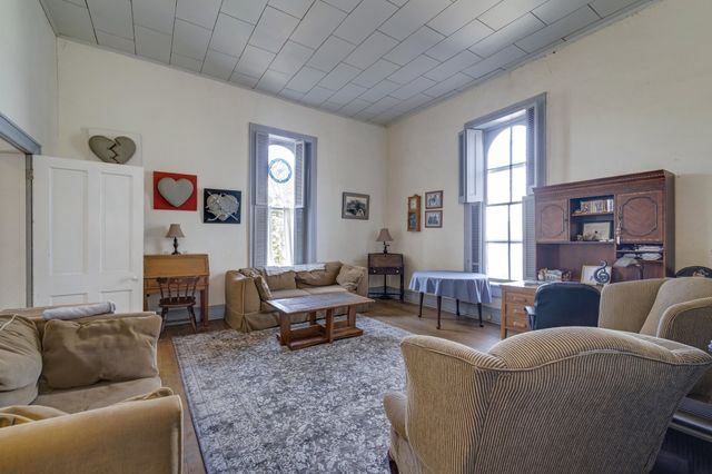 307 Vine St, S, Wartrace, TN 37183