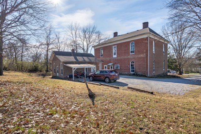 307 Vine St, S, Wartrace, TN 37183