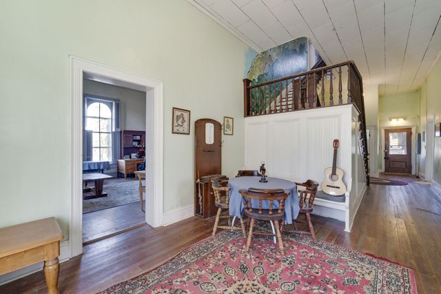 307 Vine St, S, Wartrace, TN 37183