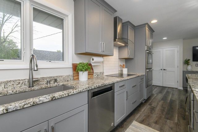 3233 E Henry AVENUE, Cudahy, WI 53110
