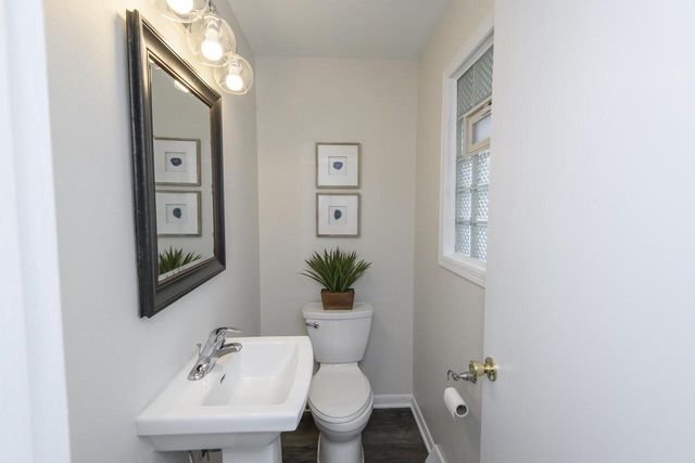 3233 E Henry AVENUE, Cudahy, WI 53110