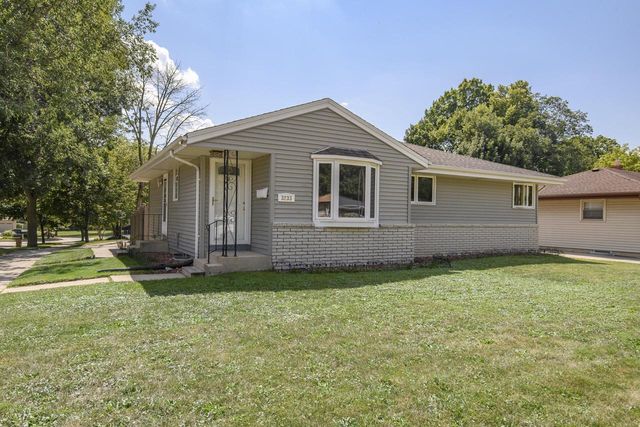 3233 E Henry AVENUE, Cudahy, WI 53110