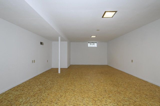 3233 E Henry AVENUE, Cudahy, WI 53110