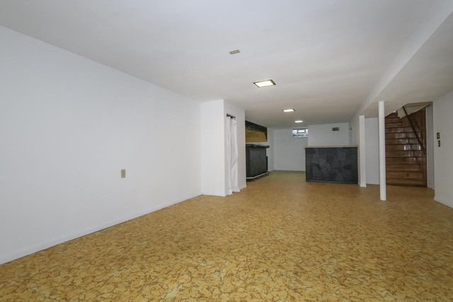 3233 E Henry AVENUE, Cudahy, WI 53110