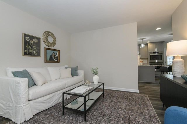 3233 E Henry AVENUE, Cudahy, WI 53110
