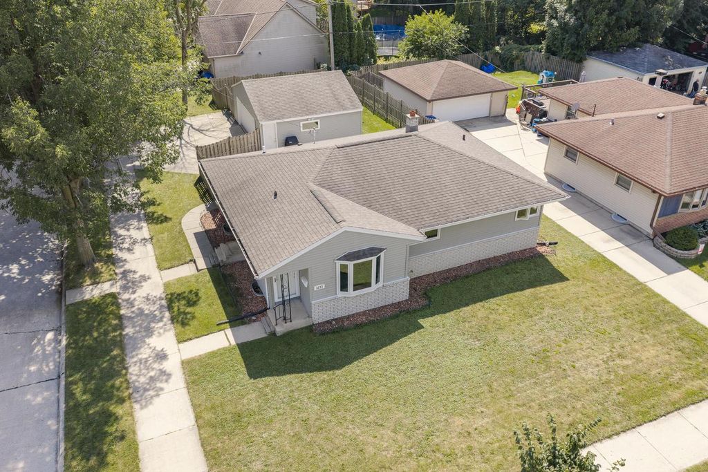 3233 E Henry AVENUE, Cudahy, WI 53110