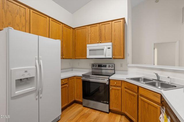 1004 Creek Haven Drive, Holly Springs, NC 27540