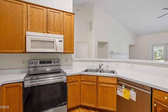 1004 Creek Haven Drive, Holly Springs, NC 27540