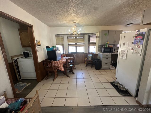 710 W Mary Lynn Drive, Sapulpa, OK 74066