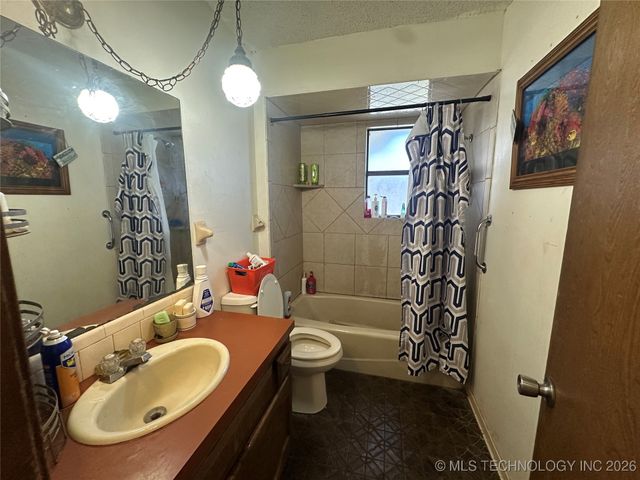 710 W Mary Lynn Drive, Sapulpa, OK 74066