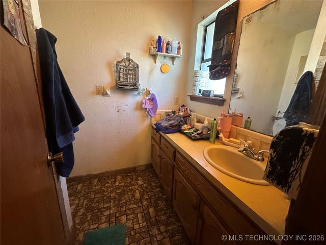 710 W Mary Lynn Drive, Sapulpa, OK 74066