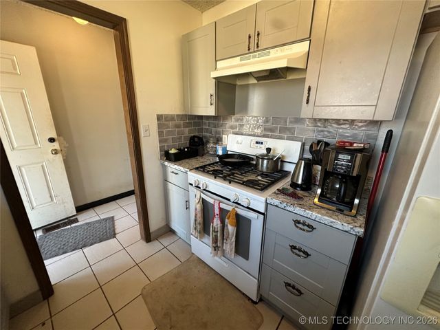 710 W Mary Lynn Drive, Sapulpa, OK 74066