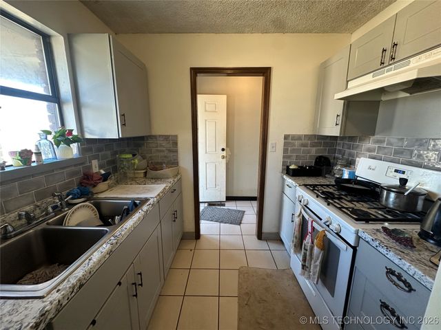 710 W Mary Lynn Drive, Sapulpa, OK 74066