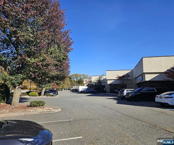 300 Corporate Drive g, Mahwah, NJ 07430