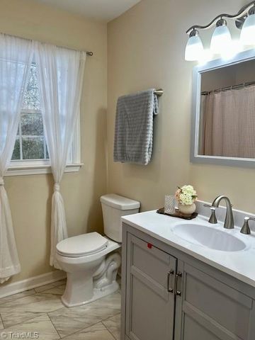 222 Westover Drive, Lexington, NC 27292