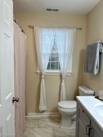 222 Westover Drive, Lexington, NC 27292