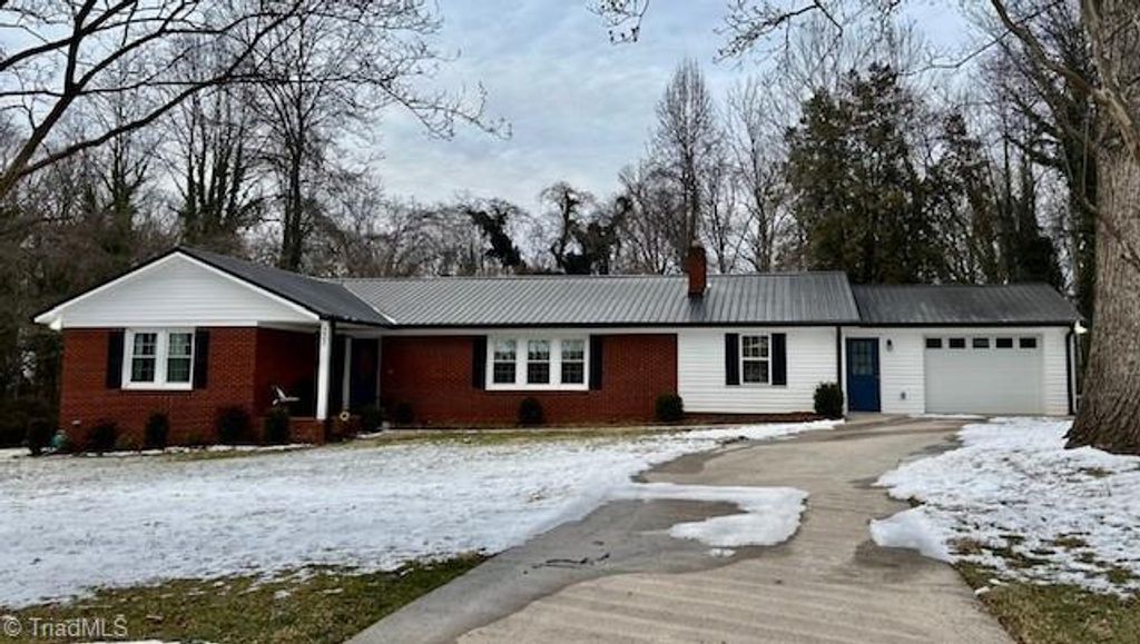 222 Westover Drive, Lexington, NC 27292