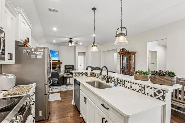 114 Prairie Meadow Lane, Pottsboro, TX 75076