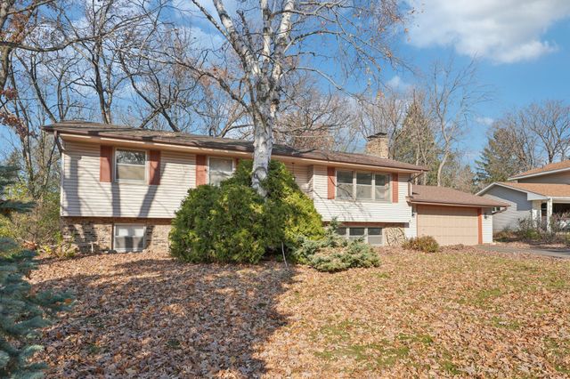 1051 Tiller Lane, Shoreview, MN 55126