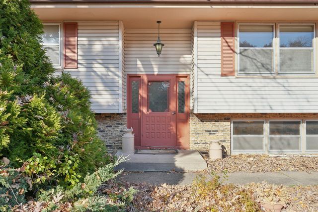 1051 Tiller Lane, Shoreview, MN 55126