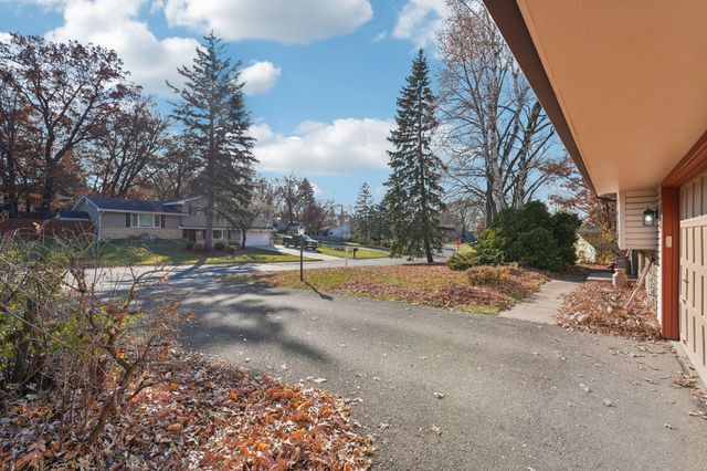 1051 Tiller Lane, Shoreview, MN 55126