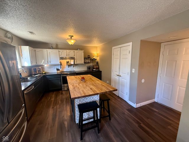 288 Broadmoor, Pittsboro, IN 46167