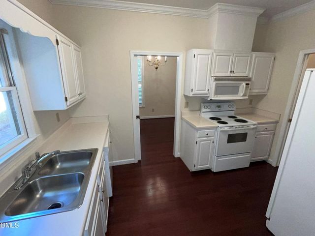 1667 Village Glenn Drive, Raleigh, NC 27612