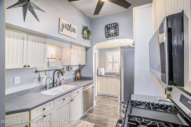 305 E Middle Street, Williamston, MI 48895