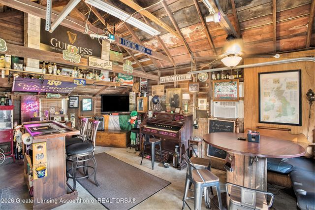 305 E Middle Street, Williamston, MI 48895