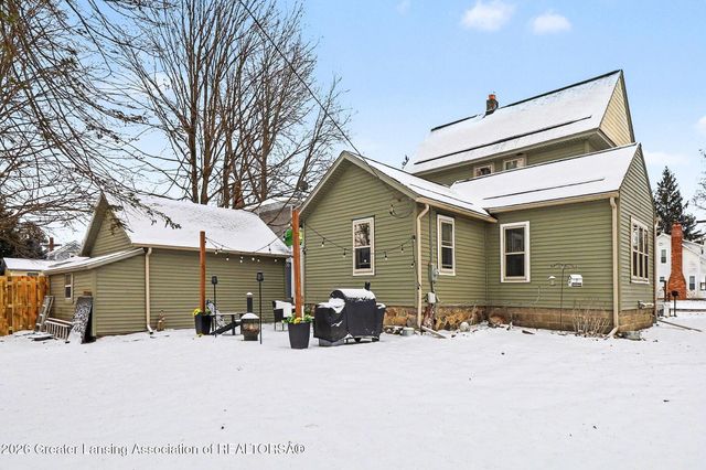 305 E Middle Street, Williamston, MI 48895