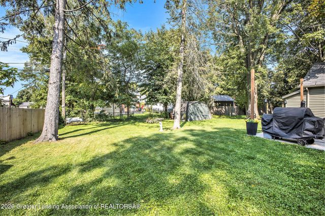 305 E Middle Street, Williamston, MI 48895