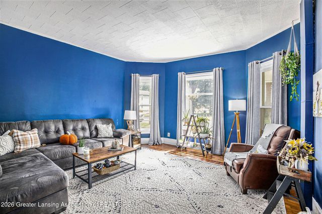 305 E Middle Street, Williamston, MI 48895