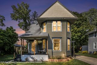 305 E Middle Street, Williamston, MI 48895