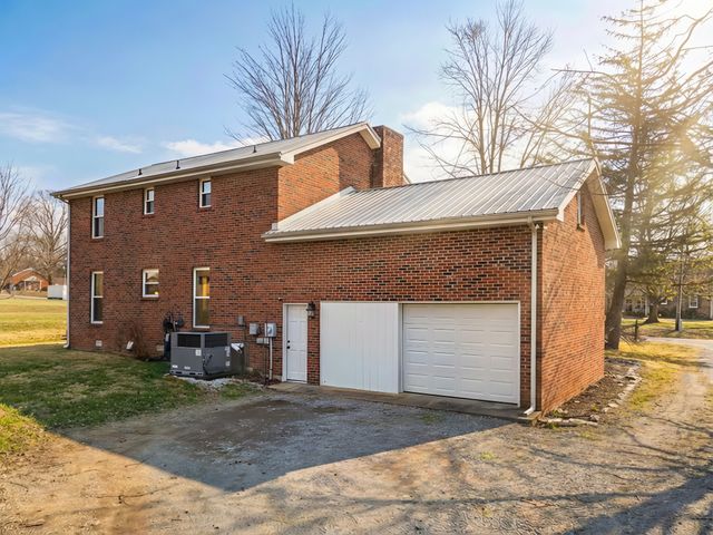 843 Halltown Rd, Portland, TN 37148