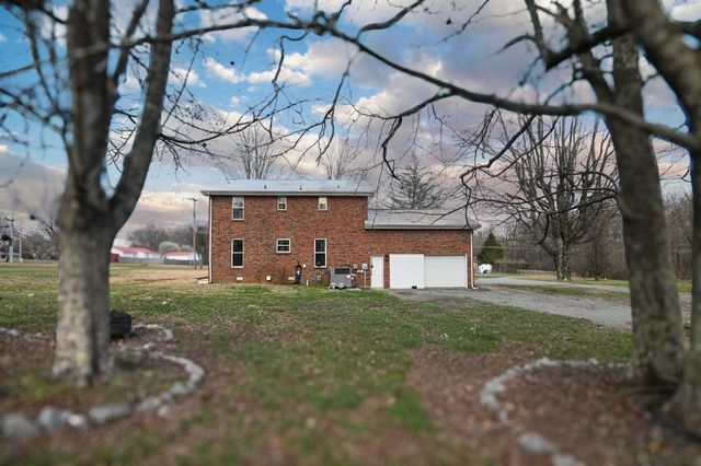 843 Halltown Rd, Portland, TN 37148
