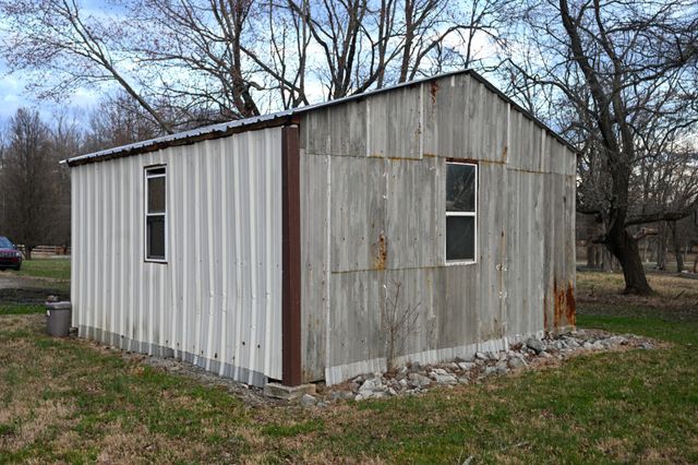 843 Halltown Rd, Portland, TN 37148