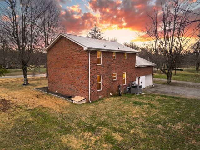 843 Halltown Rd, Portland, TN 37148