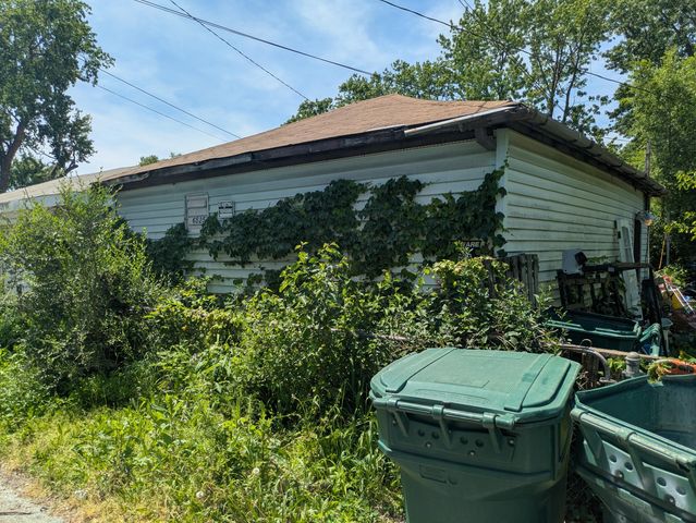 6525 Delaware Avenue, Hammond, IN 46323