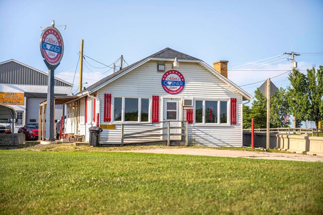 1399 Oakfield Lane, Pingree Grove, IL 60140