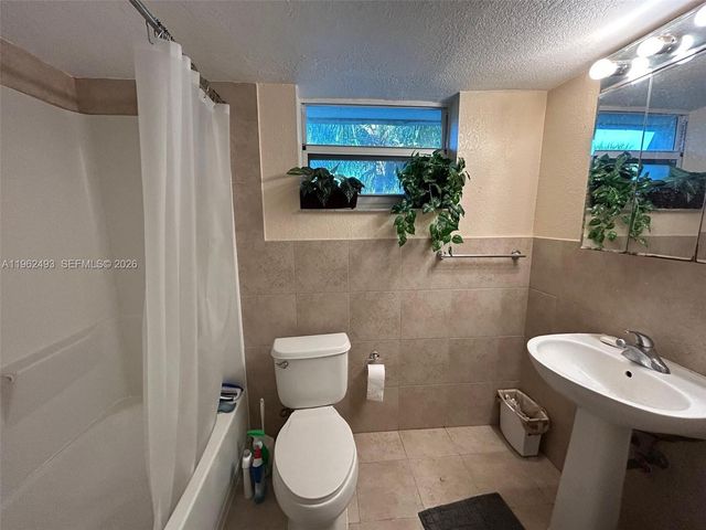 8950 SW 69th Ct 215, Pinecrest, FL 33156