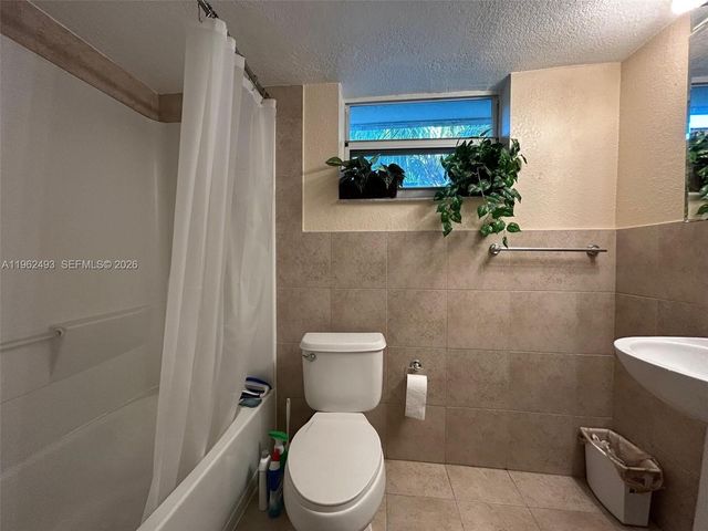 8950 SW 69th Ct 215, Pinecrest, FL 33156