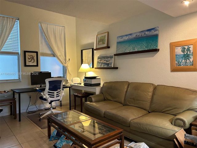 8950 SW 69th Ct 215, Pinecrest, FL 33156