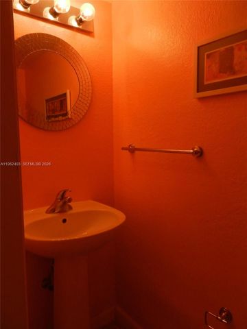 8950 SW 69th Ct 215, Pinecrest, FL 33156