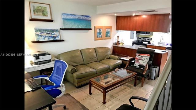 8950 SW 69th Ct 215, Pinecrest, FL 33156