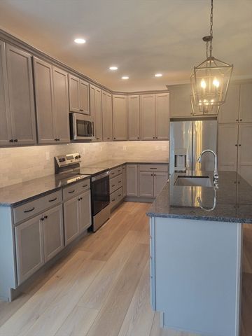 10 Fidelity Drive 5, Rutland, MA 01543