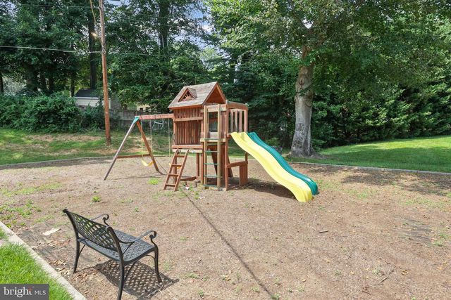 10131 FAIR WOODS DR, Fairfax, VA 22030