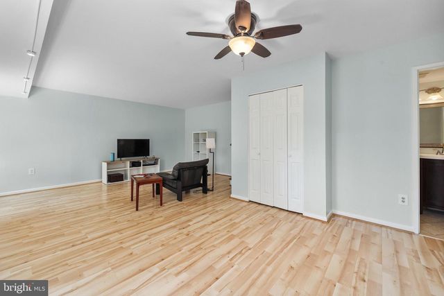 10131 FAIR WOODS DR, Fairfax, VA 22030