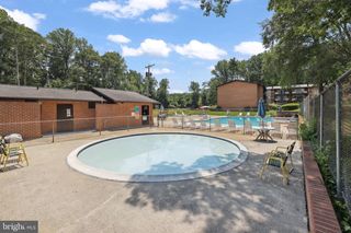 10131 FAIR WOODS DR, Fairfax, VA 22030