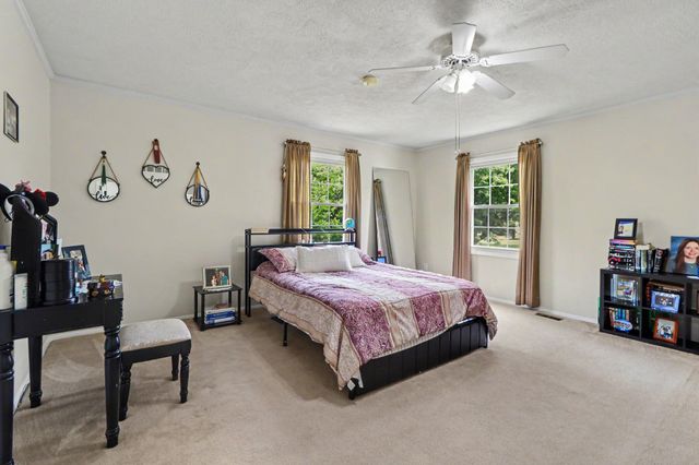 3707 Oak Grove Drive, Valparaiso, IN 46383