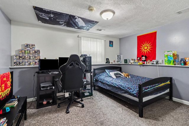 3707 Oak Grove Drive, Valparaiso, IN 46383